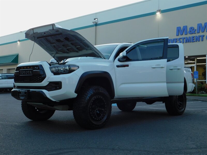 2019 Toyota Tacoma TRD PRO / 6-SPEED / 1-Owner / LIFTED / 11,000 MILE   - Photo 28 - Portland, OR 97217