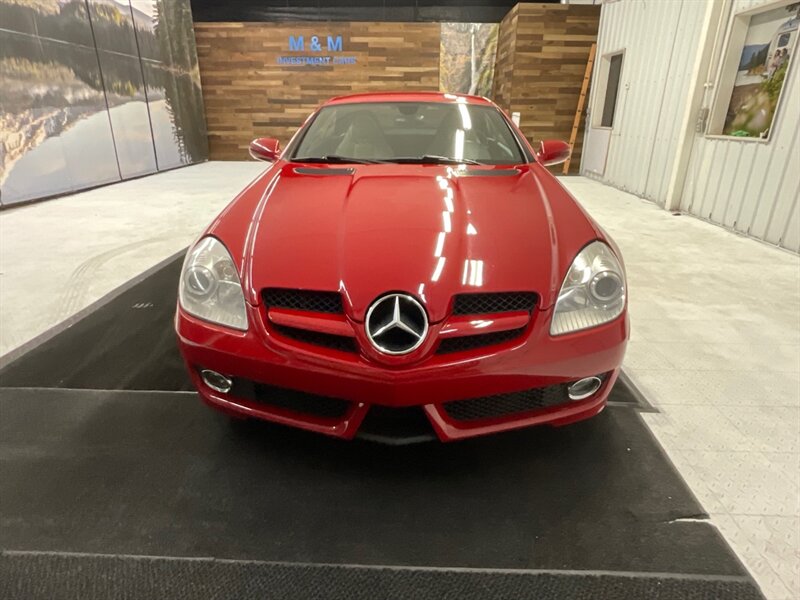 2009 Mercedes-Benz SLK 300 / V6 / CONVERTIBLE HARD TOP / Leather  / Excel Cond - Photo 5 - Gladstone, OR 97027