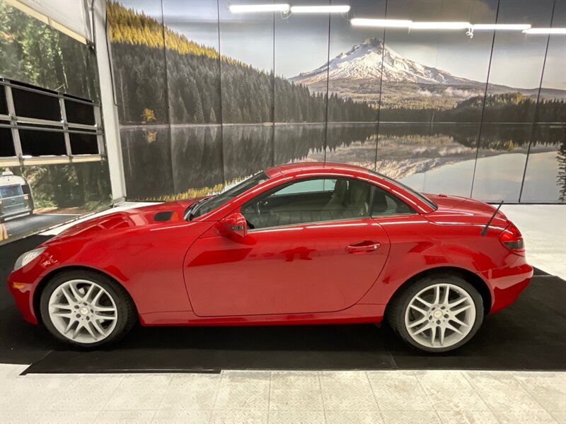 2009 Mercedes-Benz SLK 300 / V6 / CONVERTIBLE HARD TOP / Leather  / Excel Cond - Photo 3 - Gladstone, OR 97027