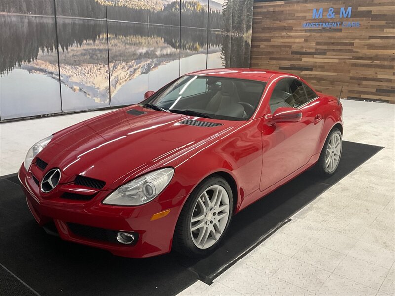 2009 Mercedes-Benz SLK 300 / V6 / CONVERTIBLE HARD TOP / Leather  / Excel Cond - Photo 1 - Gladstone, OR 97027