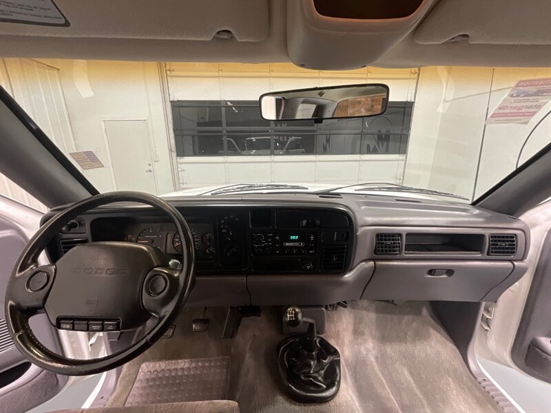 1997 Dodge Ram 2500 SLT Extended Cab / 5.9L DIESEL/12-VALVE / 5-SPEED / Long bed / RWD / ZERO RUST / 1-OWNER LOCAL / 105,000 MILES - Photo 37 - Gladstone, OR 97027