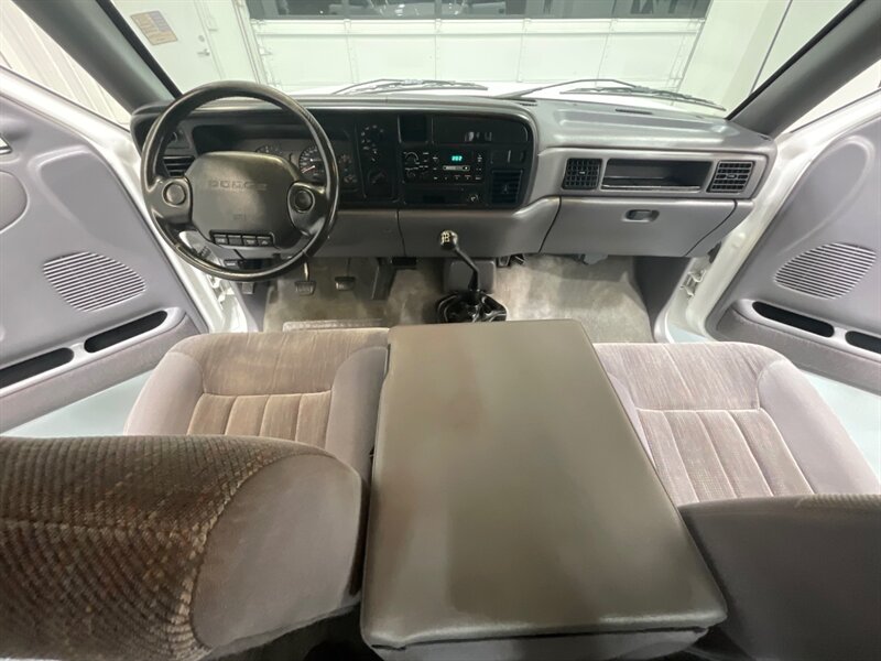 1997 Dodge Ram 2500 SLT Extended Cab / 5.9L DIESEL/12-VALVE / 5-SPEED / Long bed / RWD / ZERO RUST / 1-OWNER LOCAL / 105,000 MILES - Photo 20 - Gladstone, OR 97027