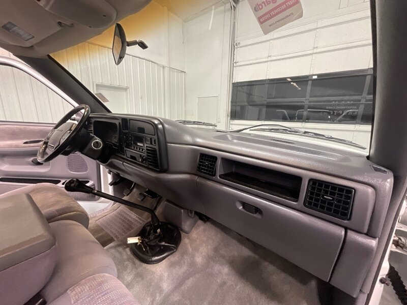 1997 Dodge Ram 2500 SLT Extended Cab / 5.9L DIESEL/12-VALVE / 5-SPEED / Long bed / RWD / ZERO RUST / 1-OWNER LOCAL / 105,000 MILES - Photo 35 - Gladstone, OR 97027