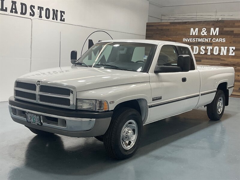 1997 Dodge Ram 2500 SLT Extended Cab / 5.9L DIESEL/12-VALVE / 5-SPEED / Long bed / RWD / ZERO RUST / 1-OWNER LOCAL / 105,000 MILES - Photo 1 - Gladstone, OR 97027
