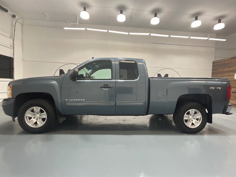 2011 Chevrolet Silverado 1500 LS 4Dr Extended Cab / 4x4 / 4.8L V8 / LOW MILES / LOCAL TRUCK / ZERO RUST - Photo 4 - Gladstone, OR 97027