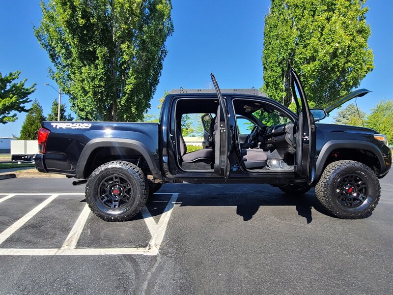 2019 Toyota Tacoma TRD Off-Road  / New TRD Wheels / New BF Goodrich KO-2 Tires / Technology Package / 1-OWNER - Photo 24 - Portland, OR 97217