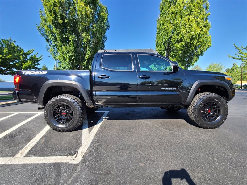 2019 Toyota Tacoma TRD Off-Road  / New TRD Wheels / New BF Goodrich KO-2 Tires / Technology Package / 1-OWNER - Photo 4 - Portland, OR 97217