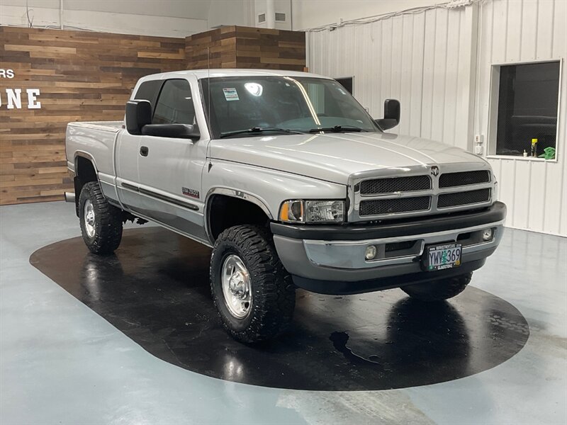 2002 Dodge Ram 2500 SLT Quad Cab 4X4 / 5.9L DIESEL / 6-SPEED MANUAL  / RUST FREE / Excel Cond - Photo 2 - Gladstone, OR 97027