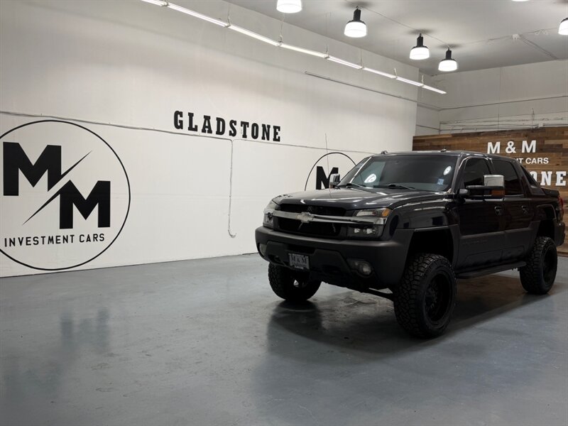 2004 Chevrolet Avalanche 2500 4X4 8.1L V8 / LIFTED w. NEW TIRES /ZERO RUST / Leather w. Heated Seats / Sunroof / Backup Camera - Photo 25 - Gladstone, OR 97027