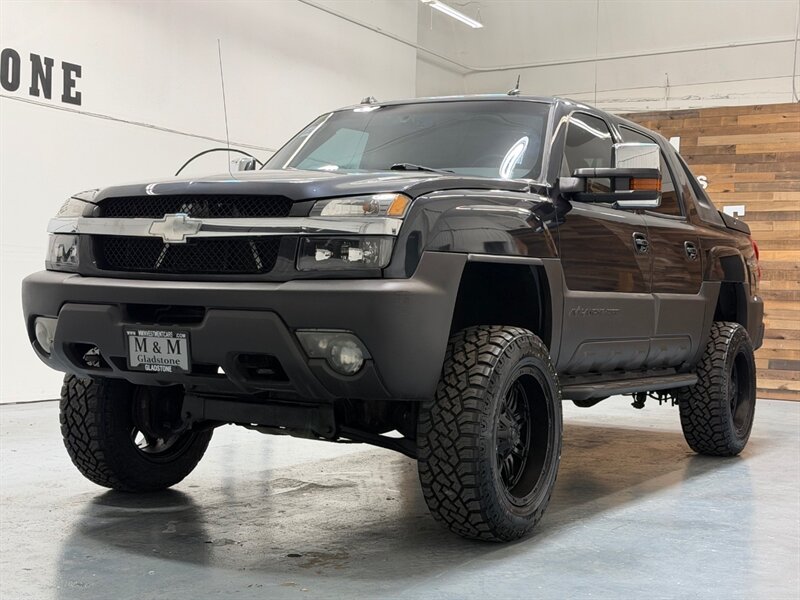 2004 Chevrolet Avalanche 2500 4X4 8.1L V8 / LIFTED w. NEW TIRES /ZERO RUST / Leather w. Heated Seats / Sunroof / Backup Camera - Photo 58 - Gladstone, OR 97027