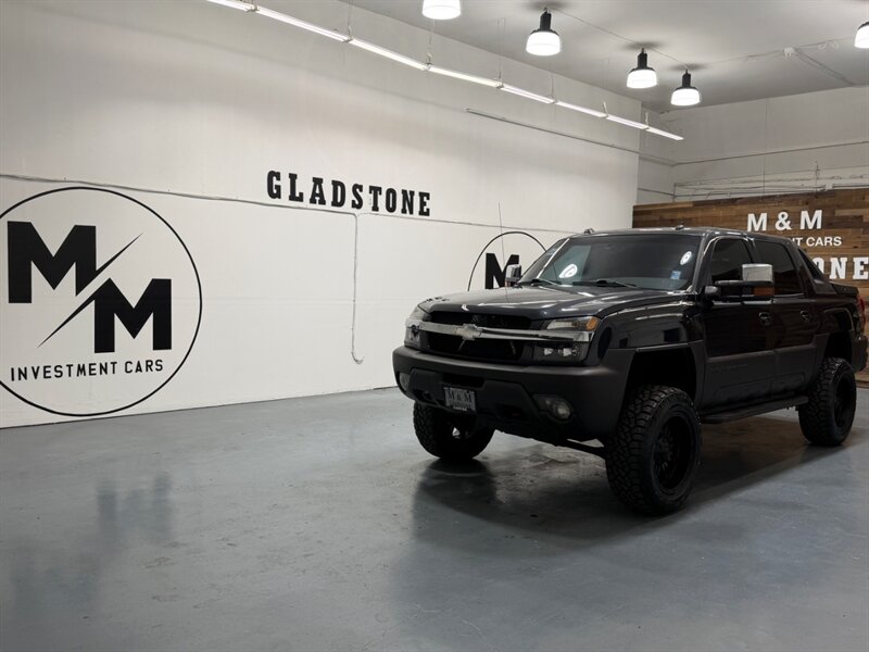 2004 Chevrolet Avalanche 2500 4X4 8.1L V8 / LIFTED w. NEW TIRES /ZERO RUST / Leather w. Heated Seats / Sunroof / Backup Camera - Photo 60 - Gladstone, OR 97027