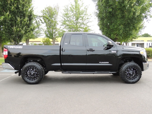 2014 Toyota Tundra SR5 / Crew Cab / 4X4 / 5.7L / LIFTED LIFTED   - Photo 4 - Portland, OR 97217