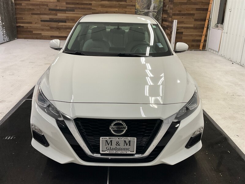 2019 Nissan Altima 2.5 S Sedan AWD / 2.5L 4Cyl / 1-OWNER / 63K MILES  / Backup Camera / ALL WHEEL DRIVE - Photo 5 - Gladstone, OR 97027