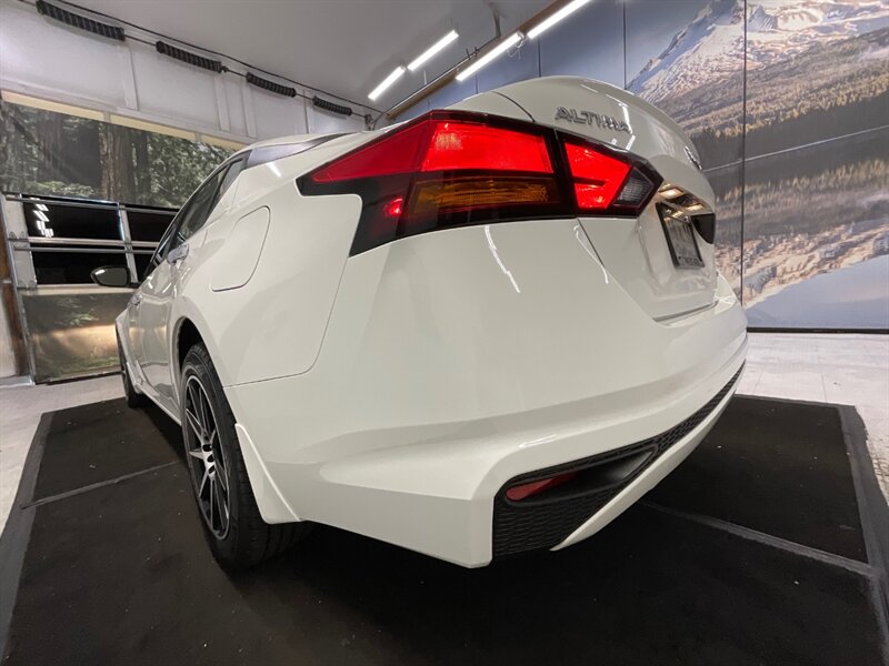 2019 Nissan Altima 2.5 S Sedan AWD / 2.5L 4Cyl / 1-OWNER / 63K MILES  / Backup Camera / ALL WHEEL DRIVE - Photo 10 - Gladstone, OR 97027