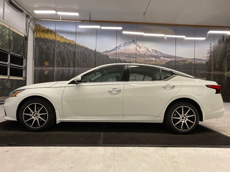 2019 Nissan Altima 2.5 S Sedan AWD / 2.5L 4Cyl / 1-OWNER / 63K MILES  / Backup Camera / ALL WHEEL DRIVE - Photo 3 - Gladstone, OR 97027