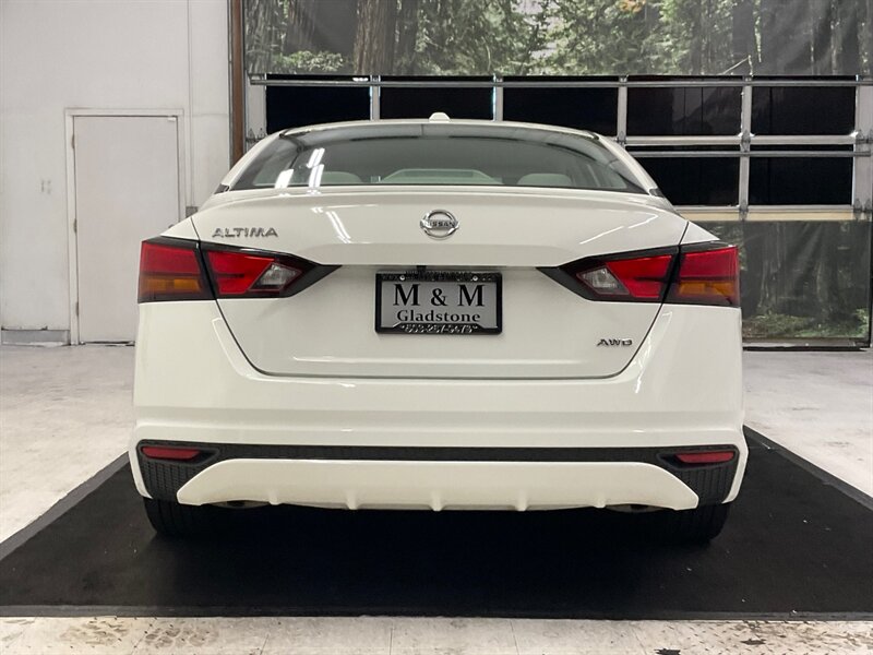 2019 Nissan Altima 2.5 S Sedan AWD / 2.5L 4Cyl / 1-OWNER / 63K MILES  / Backup Camera / ALL WHEEL DRIVE - Photo 6 - Gladstone, OR 97027