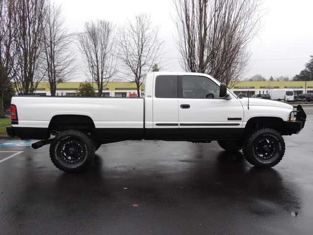 2002 Dodge Ram 2500 SLT / 4X4 / 5.9L DIESEL / 5-SPEED MANUAL / LNG BED   - Photo 4 - Portland, OR 97217