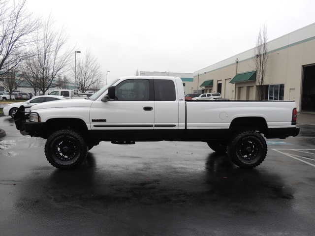 2002 Dodge Ram 2500 SLT / 4X4 / 5.9L DIESEL / 5-SPEED MANUAL / LNG BED   - Photo 3 - Portland, OR 97217