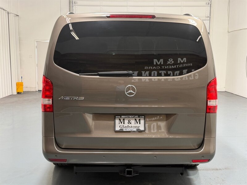 2016 Mercedes-Benz Metris Passenger Van 7-Passenger / Leather / ONE OWNER / NAV / CAM / LOCAL OREGON VAN - Photo 8 - Gladstone, OR 97027