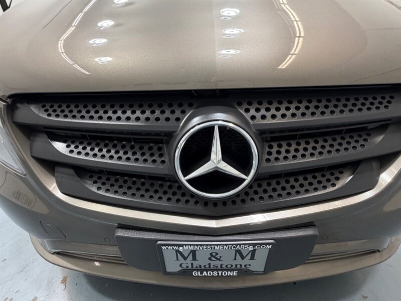 2016 Mercedes-Benz Metris Passenger Van 7-Passenger / Leather / ONE OWNER / NAV / CAM / LOCAL OREGON VAN - Photo 39 - Gladstone, OR 97027