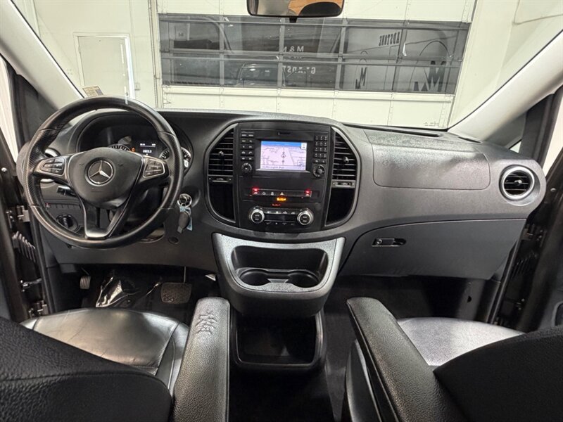 2016 Mercedes-Benz Metris Passenger Van 7-Passenger / Leather / ONE OWNER / NAV / CAM / LOCAL OREGON VAN - Photo 10 - Gladstone, OR 97027