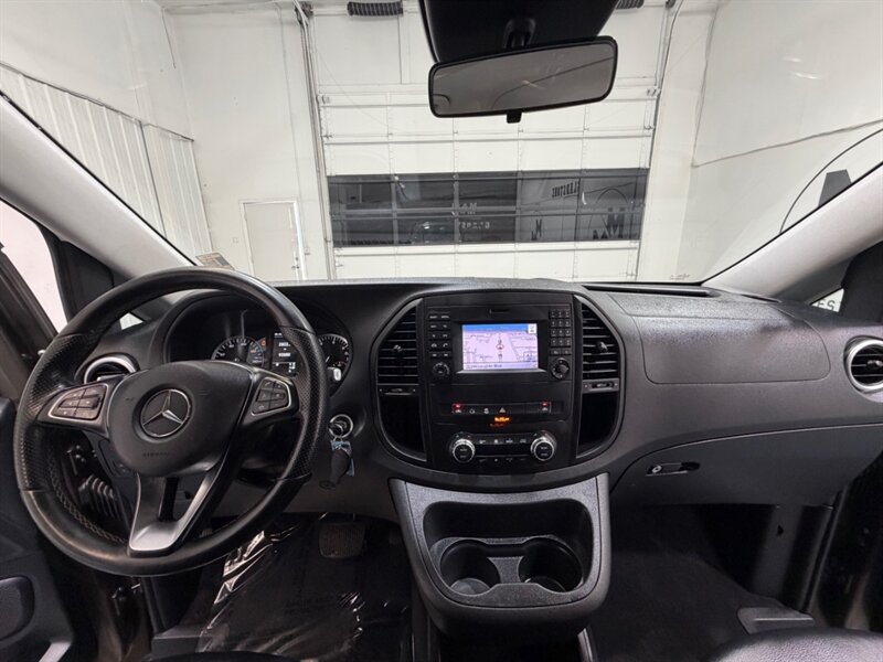 2016 Mercedes-Benz Metris Passenger Van 7-Passenger / Leather / ONE OWNER / NAV / CAM / LOCAL OREGON VAN - Photo 18 - Gladstone, OR 97027