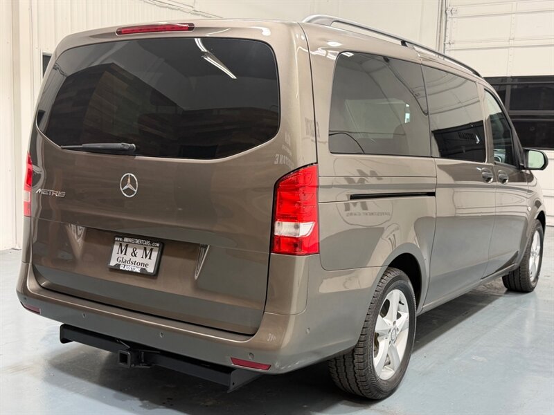 2016 Mercedes-Benz Metris Passenger Van 7-Passenger / Leather / ONE OWNER / NAV / CAM / LOCAL OREGON VAN - Photo 6 - Gladstone, OR 97027