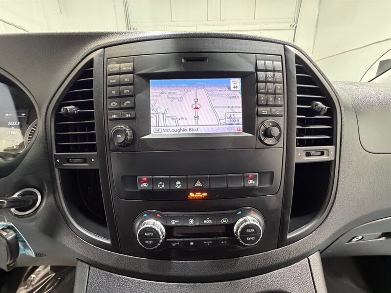 2016 Mercedes-Benz Metris Passenger Van 7-Passenger / Leather / ONE OWNER / NAV / CAM / LOCAL OREGON VAN - Photo 20 - Gladstone, OR 97027