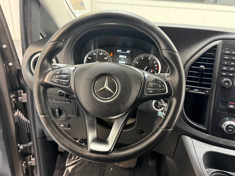 2016 Mercedes-Benz Metris Passenger Van 7-Passenger / Leather / ONE OWNER / NAV / CAM / LOCAL OREGON VAN - Photo 19 - Gladstone, OR 97027