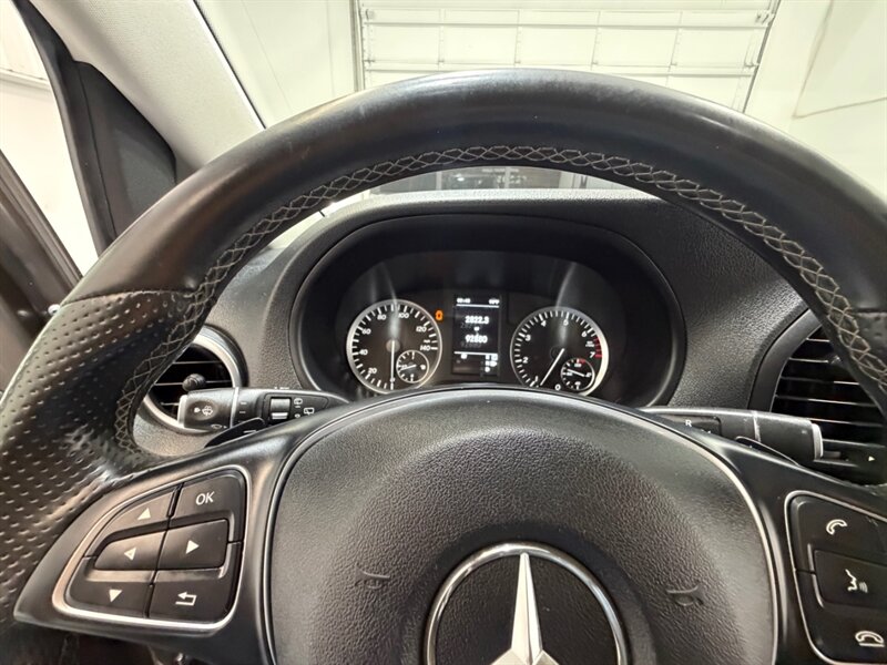 2016 Mercedes-Benz Metris Passenger Van 7-Passenger / Leather / ONE OWNER / NAV / CAM / LOCAL OREGON VAN - Photo 46 - Gladstone, OR 97027