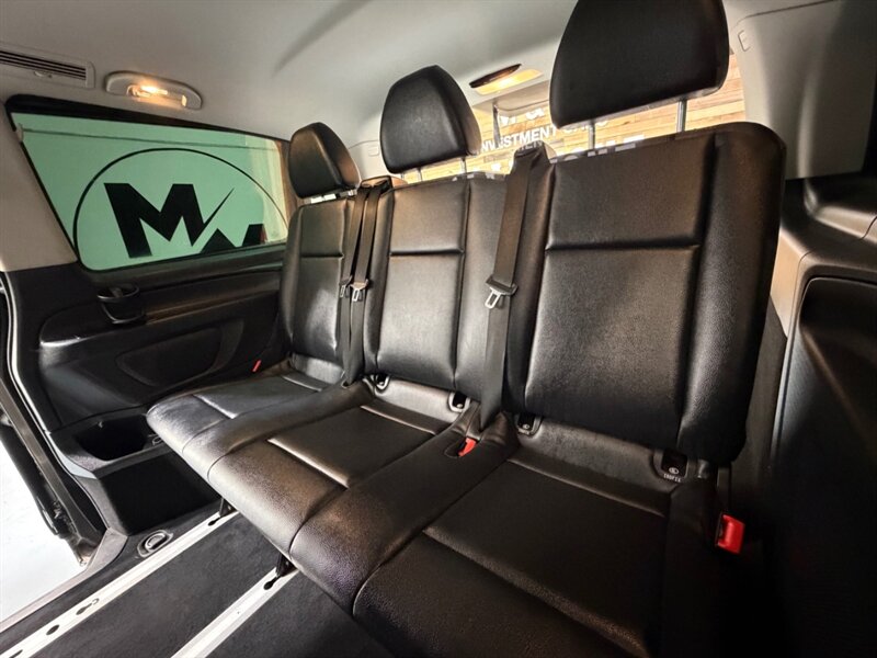 2016 Mercedes-Benz Metris Passenger Van 7-Passenger / Leather / ONE OWNER / NAV / CAM / LOCAL OREGON VAN - Photo 12 - Gladstone, OR 97027