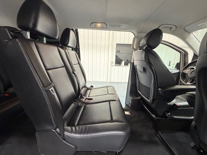 2016 Mercedes-Benz Metris Passenger Van 7-Passenger / Leather / ONE OWNER / NAV / CAM / LOCAL OREGON VAN - Photo 14 - Gladstone, OR 97027