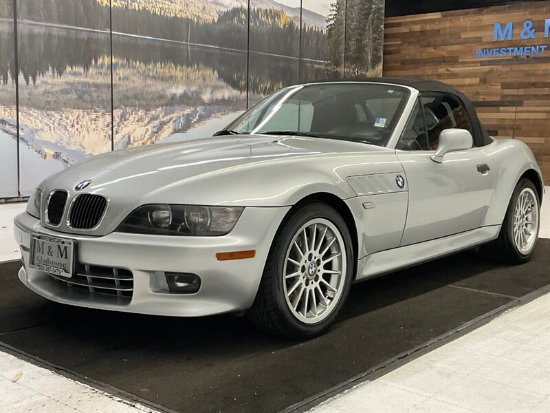 2001 BMW Z3 3.0i  / Leather Seats / LOCAL CAR / LOW MILES / Automatic Transmission - Photo 1 - Gladstone, OR 97027