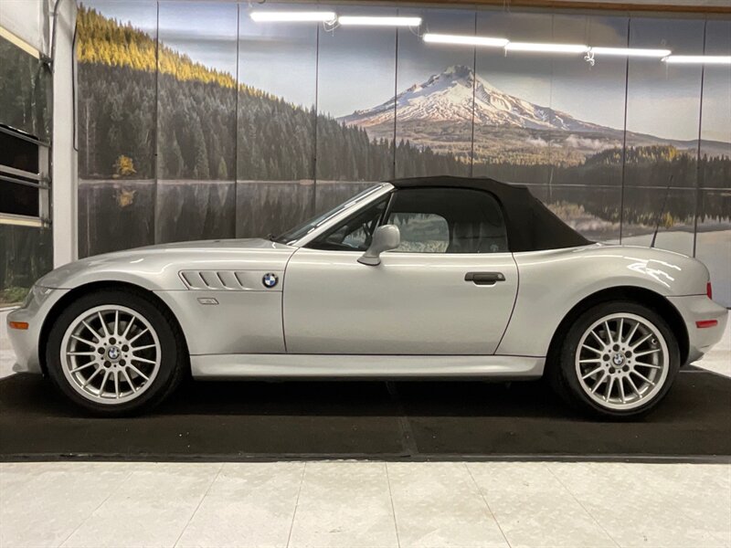 2001 BMW Z3 3.0i  / Leather Seats / LOCAL CAR / LOW MILES / Automatic Transmission - Photo 3 - Gladstone, OR 97027