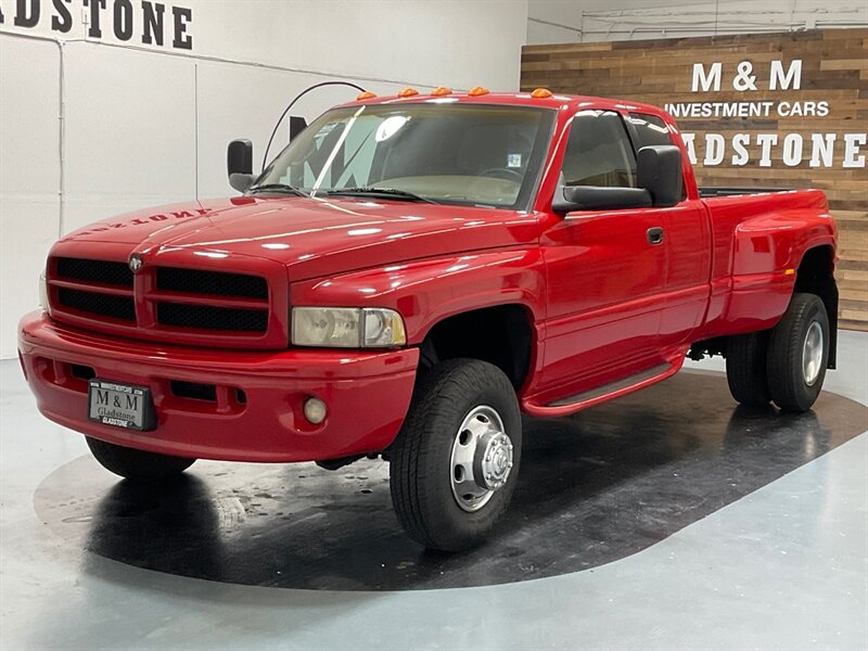 2000 Dodge Ram 3500 SLT Laramie 4X4 / 5.9L DIESEL / DUALLY / 97K MILES  /1-OWNER NO RUST - Photo 1 - Gladstone, OR 97027