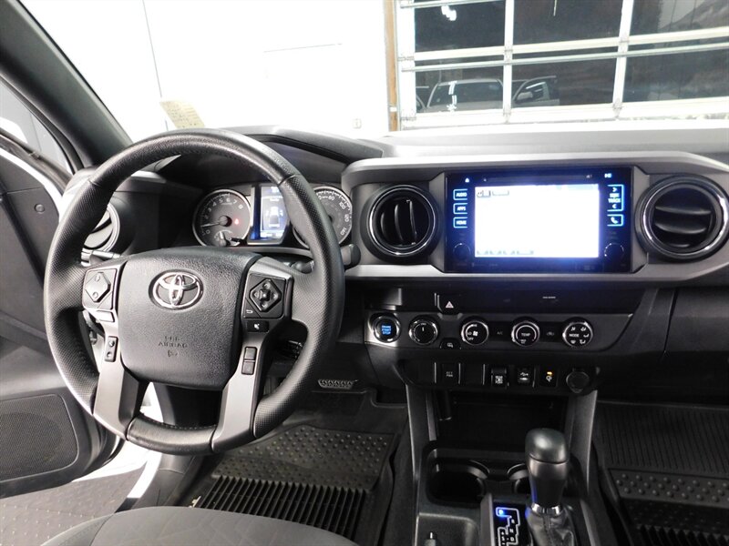 2019 Toyota Tacoma TRD Off-Road 4X4 / T   - Photo 17 - Gladstone, OR 97027