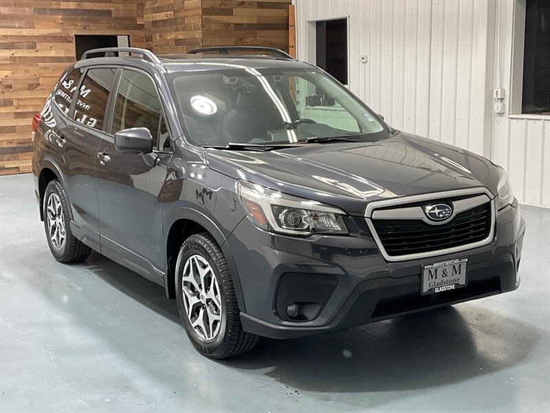 2019 Subaru Forester Premium Sport Utility AWD / Backup Cam / 64k MILES  / Panoramic Sunroof / Heated Seats / LOCAL with Zero rust - Photo 2 - Gladstone, OR 97027