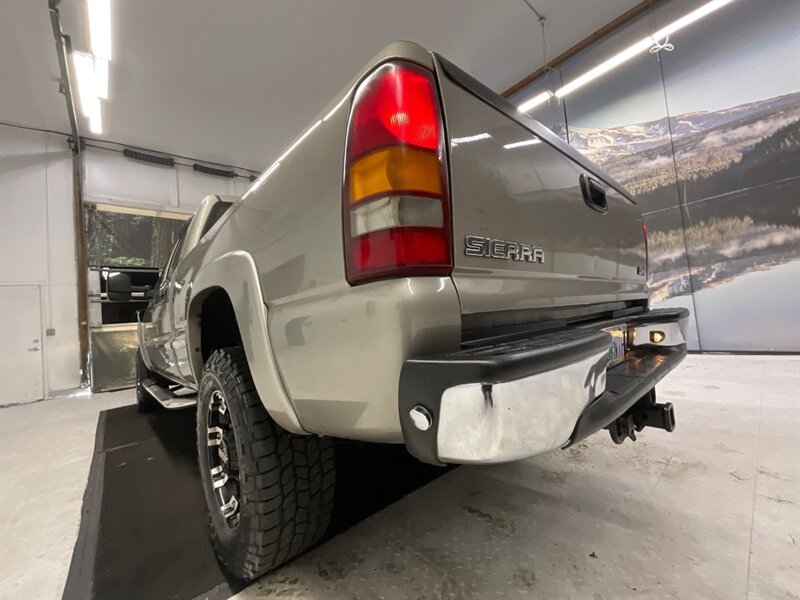 2002 GMC Sierra 2500 SLT Crew Cab 4X4 / 8.1L V8 / Leather & Heated Seat  / LOCAL TRUCK / RUST FREE / 132,000 MILES - Photo 10 - Gladstone, OR 97027