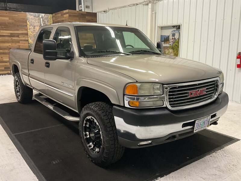 2002 GMC Sierra 2500 SLT Crew Cab 4X4 / 8.1L V8 / Leather & Heated Seat  / LOCAL TRUCK / RUST FREE / 132,000 MILES - Photo 2 - Gladstone, OR 97027