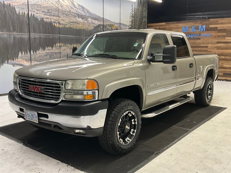 2002 GMC Sierra 2500 SLT Crew Cab 4X4 / 8.1L V8 / Leather & Heated Seat  / LOCAL TRUCK / RUST FREE / 132,000 MILES - Photo 1 - Gladstone, OR 97027