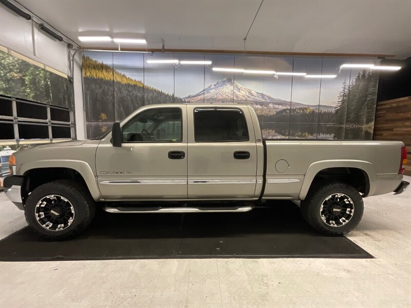 2002 GMC Sierra 2500 SLT Crew Cab 4X4 / 8.1L V8 / Leather & Heated Seat  / LOCAL TRUCK / RUST FREE / 132,000 MILES - Photo 3 - Gladstone, OR 97027