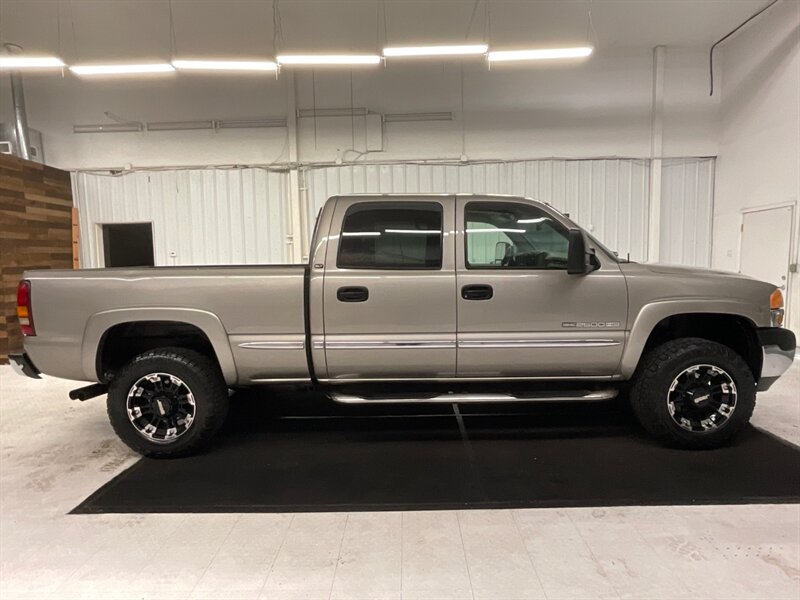 2002 GMC Sierra 2500 SLT Crew Cab 4X4 / 8.1L V8 / Leather & Heated Seat  / LOCAL TRUCK / RUST FREE / 132,000 MILES - Photo 4 - Gladstone, OR 97027