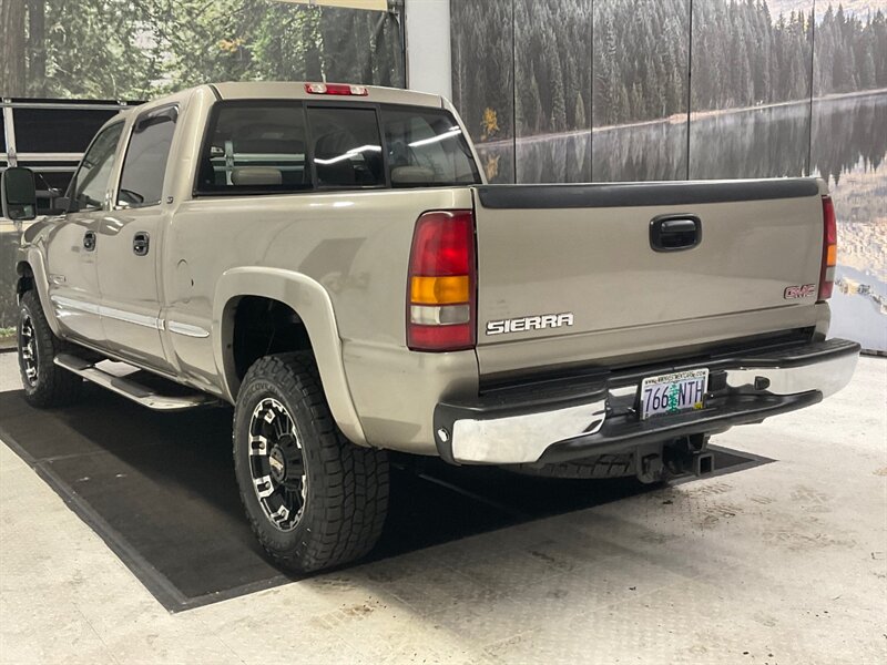 2002 GMC Sierra 2500 SLT Crew Cab 4X4 / 8.1L V8 / Leather & Heated Seat  / LOCAL TRUCK / RUST FREE / 132,000 MILES - Photo 8 - Gladstone, OR 97027