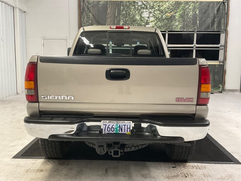 2002 GMC Sierra 2500 SLT Crew Cab 4X4 / 8.1L V8 / Leather & Heated Seat  / LOCAL TRUCK / RUST FREE / 132,000 MILES - Photo 6 - Gladstone, OR 97027