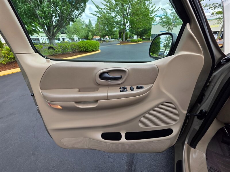 2001 Ford F-150 LARIAT4X4 BF-GOODRICH TIRES LEATHER / 6-PASSENGER / MATCHING CANOPY / LOCAL FRESH TRADE-IN - Photo 35 - Portland, OR 97217