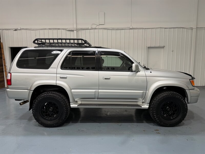 2002 Toyota 4Runner Limited 4X4 V6 / LIFTED w. NEW WHEELS & TIRES / Leather w. Heated Seats / Diff Locks / TIMING BELT SERVICE DONE /ZERO RUST - Photo 4 - Gladstone, OR 97027