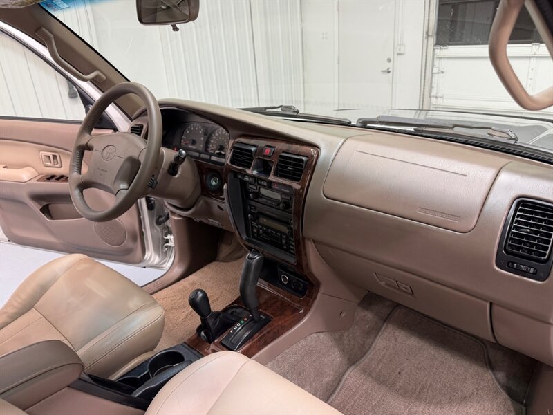 2002 Toyota 4Runner Limited 4X4 V6 / LIFTED w. NEW WHEELS & TIRES / Leather w. Heated Seats / Diff Locks / TIMING BELT SERVICE DONE /ZERO RUST - Photo 16 - Gladstone, OR 97027