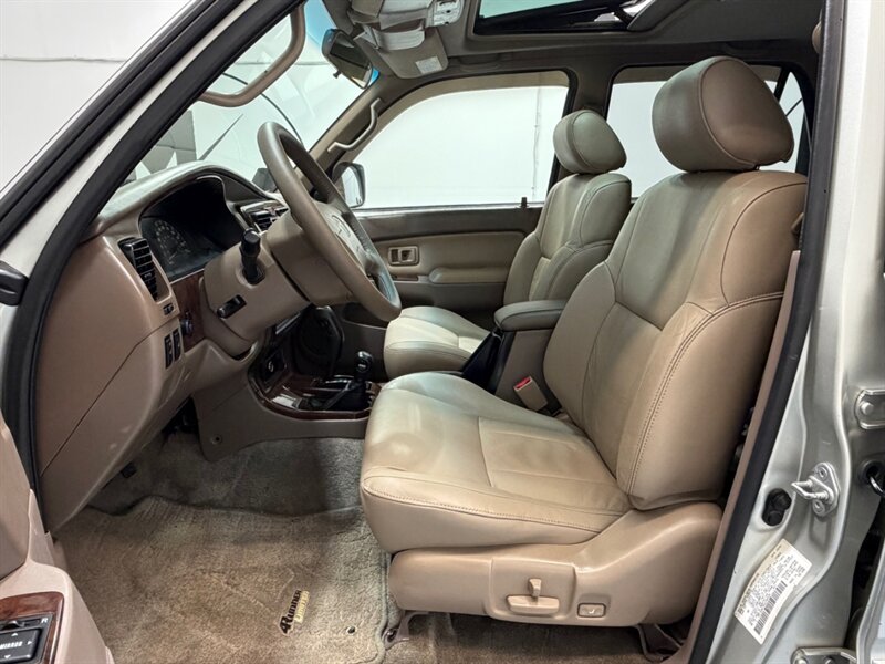 2002 Toyota 4Runner Limited 4X4 V6 / LIFTED w. NEW WHEELS & TIRES / Leather w. Heated Seats / Diff Locks / TIMING BELT SERVICE DONE /ZERO RUST - Photo 11 - Gladstone, OR 97027