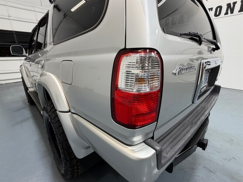 2002 Toyota 4Runner Limited 4X4 V6 / LIFTED w. NEW WHEELS & TIRES / Leather w. Heated Seats / Diff Locks / TIMING BELT SERVICE DONE /ZERO RUST - Photo 28 - Gladstone, OR 97027