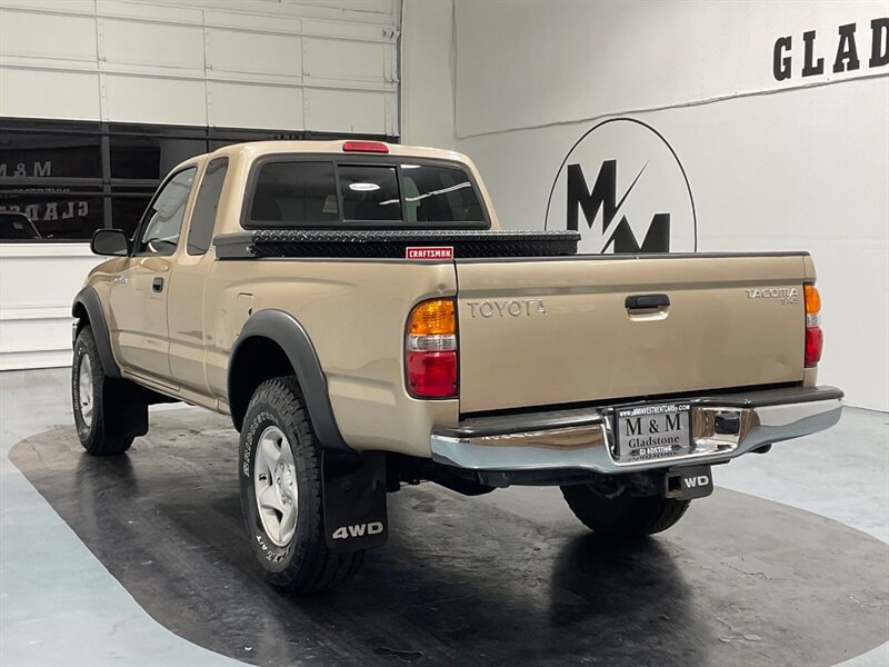 2003 Toyota Tacoma SR5 4X4 / 2.7L 4Cyl/ 5-SPEED MANUAL / 83,000 MILES  / LOCAL TRUCK w. ZERO RUST - Photo 8 - Gladstone, OR 97027